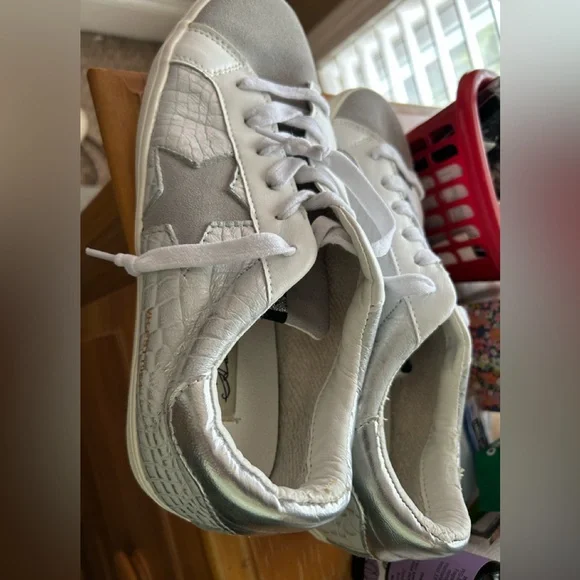 Vintage Havana White and Silver Sneakers with Classic Design light grey 11 - Picture 16 of 16